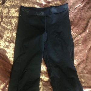 Nike capri workout leggings